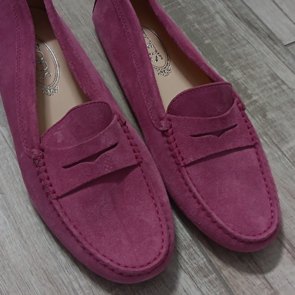 TOD'S new!!..SUEDE GOMMINI PENNY LOAFER..SIZE 39.5